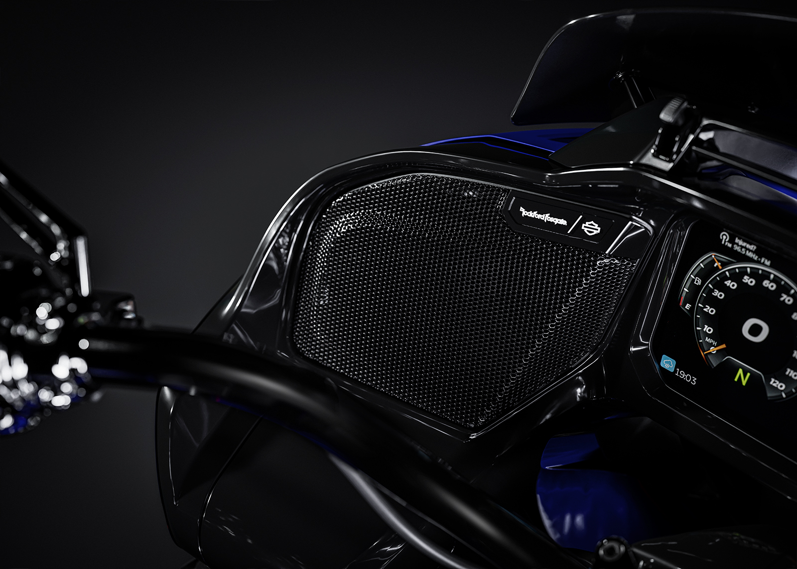 2025 Road Glide TFT screen display