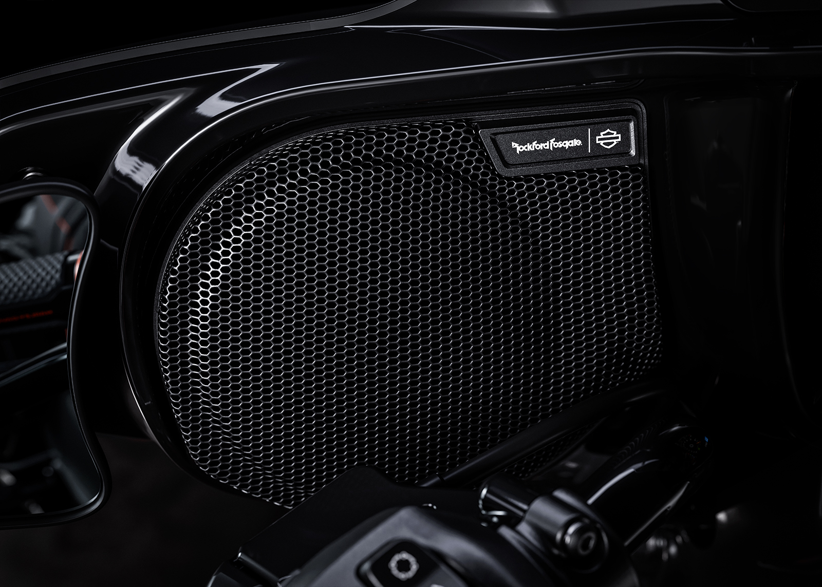 2025 Road Glide TFT screen display