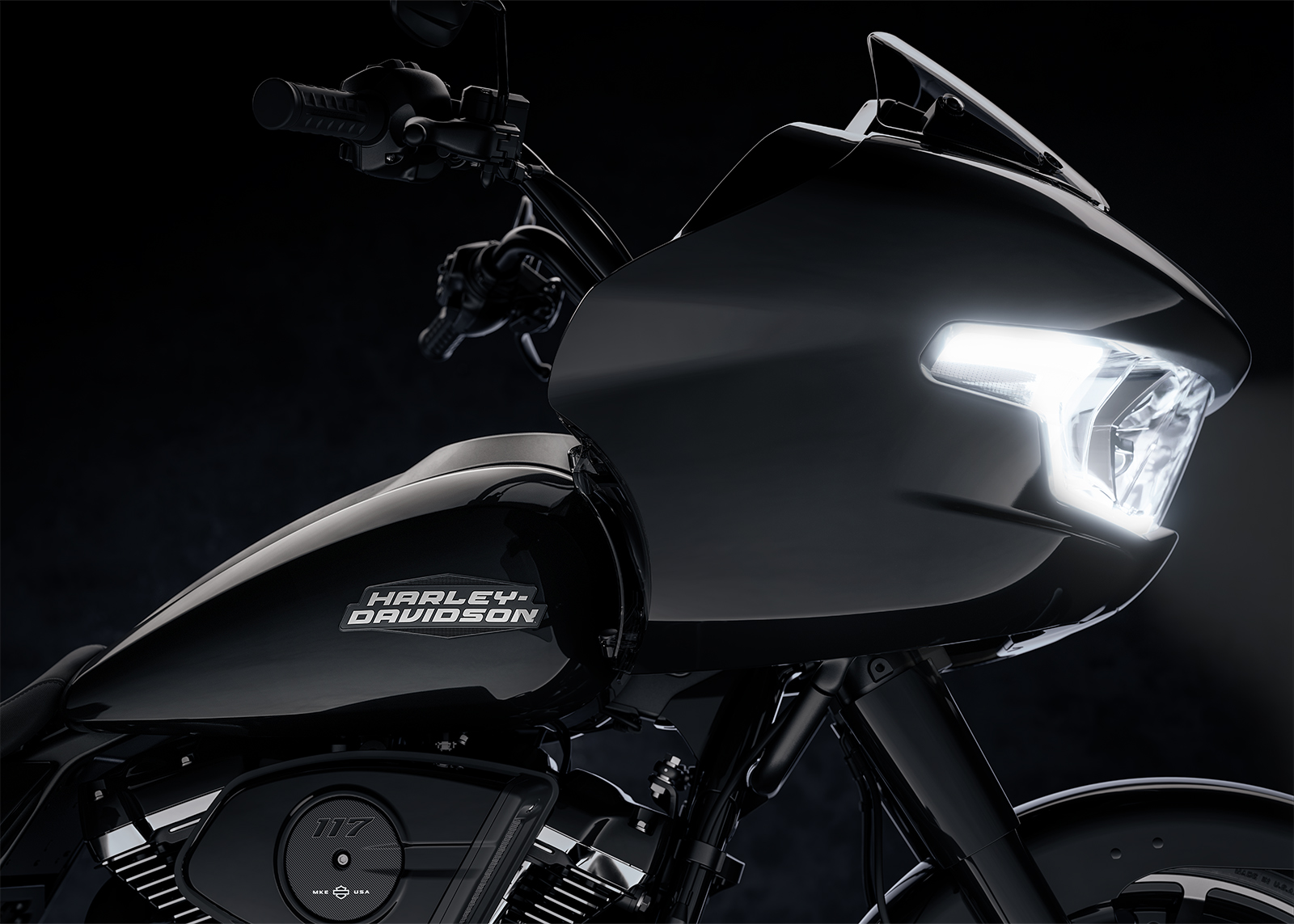 2025 Road Glide right-side studio shot fairing and tank