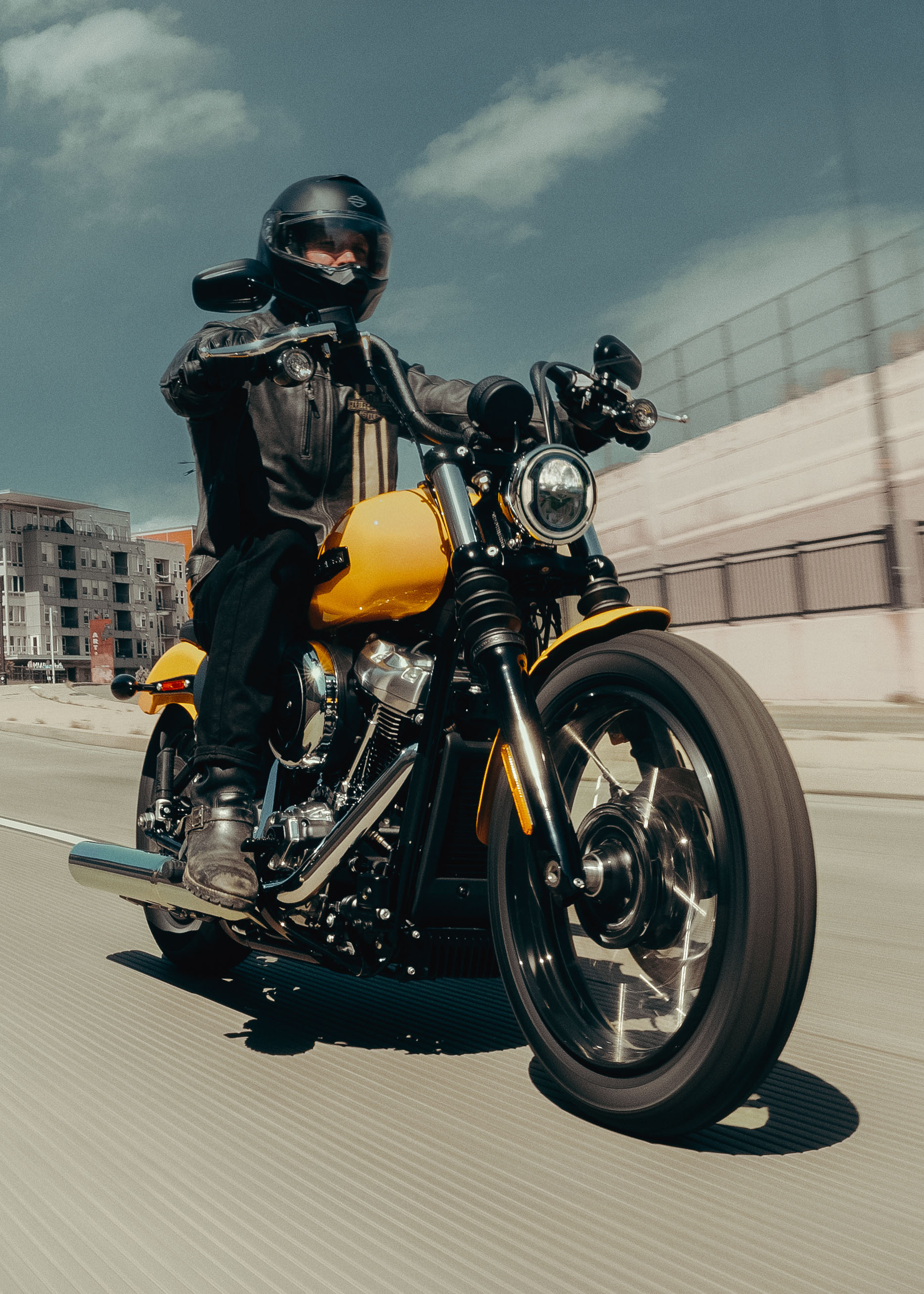 2025 Street Bob Riding Shot
