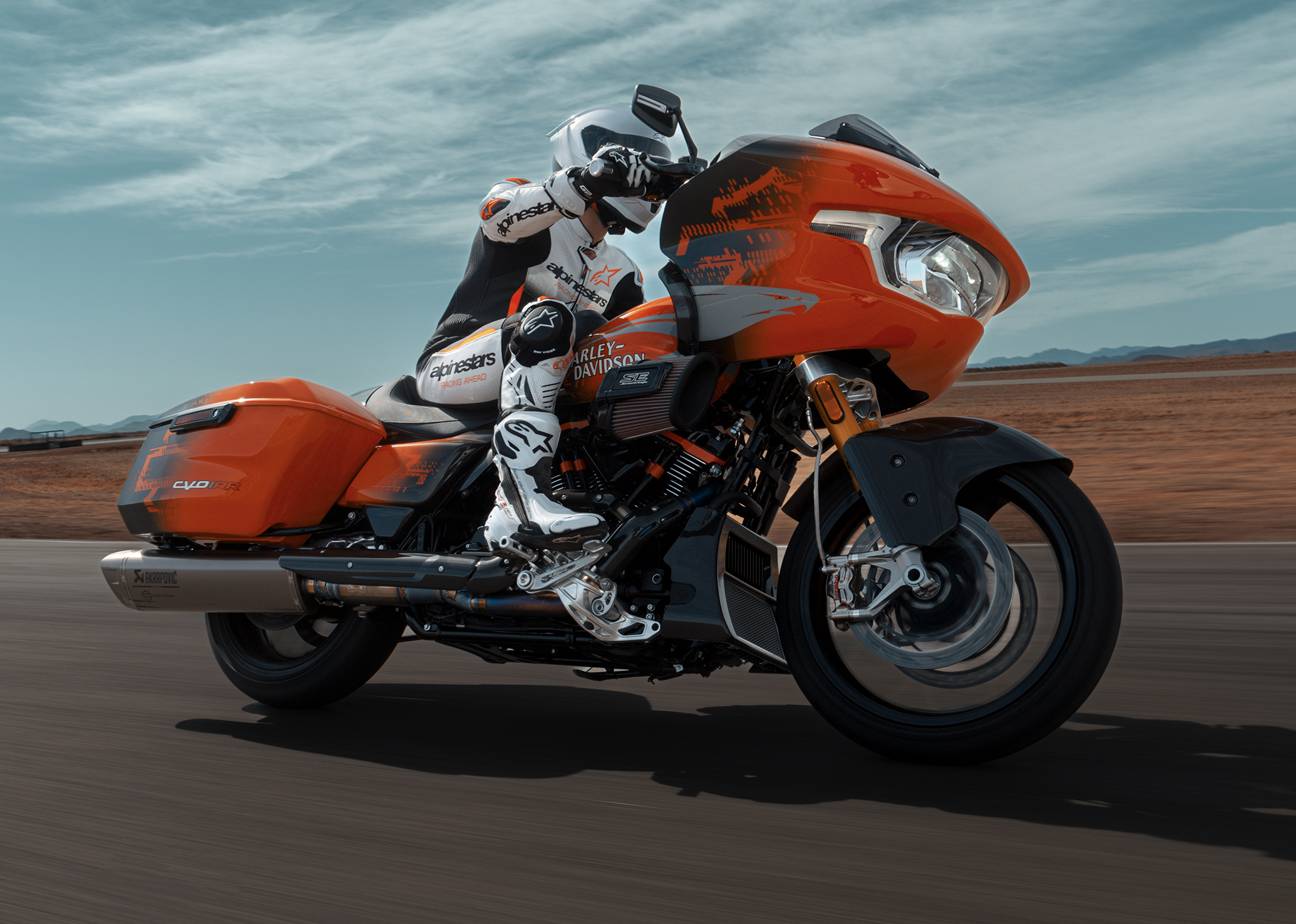 2025 CVO Road Glide RR Riding Shot