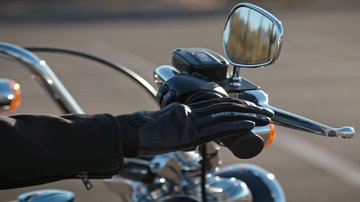 How to shift a motorcycle