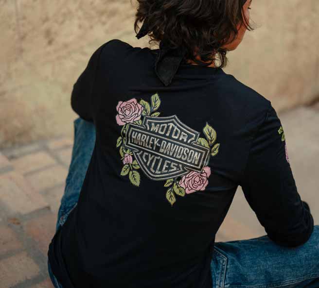 woman wearing long sleeve shirt